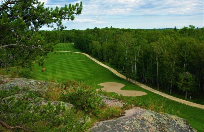 Many golf courses in Manitoba offer spectacular fairway views from elevated tee boxes.