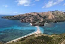 Fiji homestay getaways: Filling my heart through daily local life The turquoise waters of the oceans of Fiji flow between islands and natural sandy causeways.
